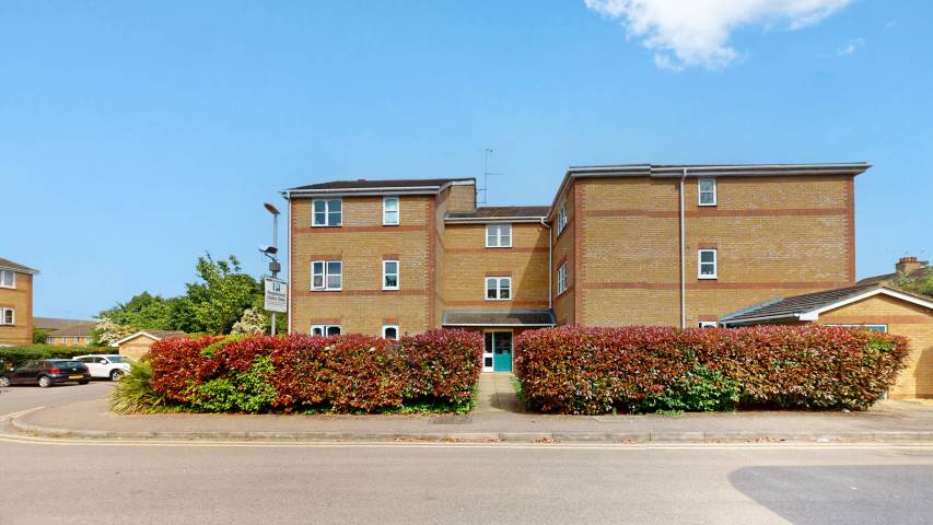 			Studio Apartment, 1 bath, 1 reception Apartment			 Upton Close, Cricklewood